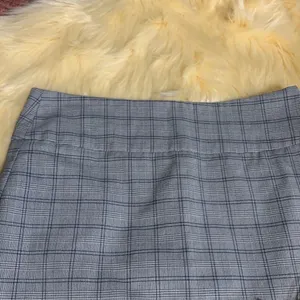 Women’s PencilChecked Work Skirt SIZE XS thumbnail 2