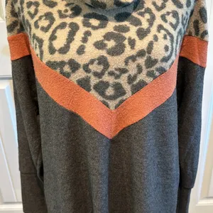 First‎ Love Small Leopard Animal Print Chevron Cowl Neck Sweater Top thumbnail 4