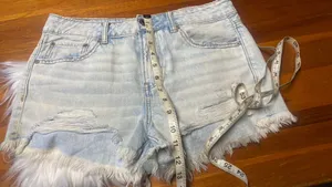 American Eagle Lightwashed Denim  Shorts Size 6 thumbnail 2