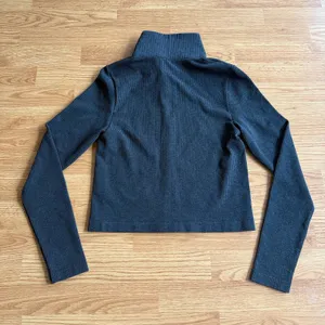 Halara OneForm Seamless Flow Zipper Long Sleeve Yoga Warming Jacket thumbnail 6