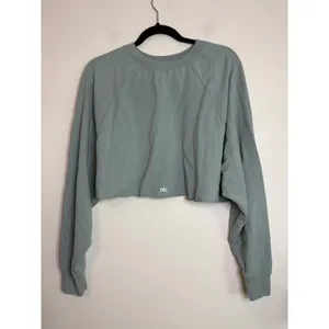 Alo Yoga Womens Sage Green Cropped Pullover‎ Sweatshirt Raw Hem Size M thumbnail 2