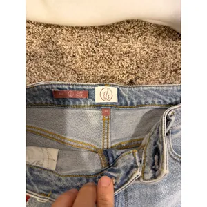 Draper James Ava Cuff Denim Shorts Womens 12 Lobster Embroidered Light Wash thumbnail 2