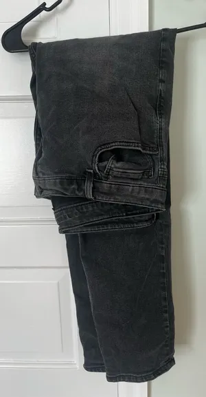 American Eagle Mom Jeans thumbnail 1