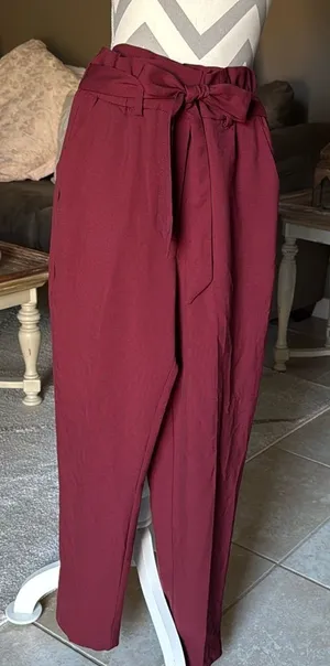 H&M Burgundy trousers thumbnail 1