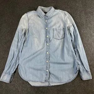 J.Crew Womens‎ Light Wash Chambray Denim Button Down Shirt Size 4 Long Sleeve thumbnail 1