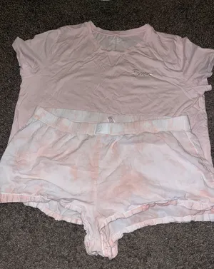 Victoria's Secret T-shirt thumbnail 1