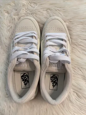 Vans Cream Suede Low-Top Sneakers with Gum Outsole size 8.5 man and 10 women’s thumbnail 10
