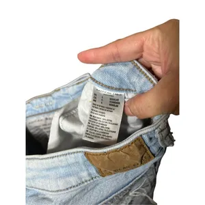 American Eagle Comfort Stretch‎ Waistband Ripped Mom Jeans Light Wash Size 4 thumbnail 10