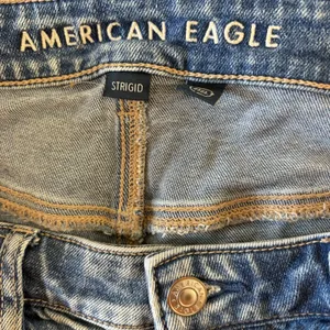 American Eagle 10 Long Distressed Denim Blue Jeans Capsule Skater Hipster thumbnail 4