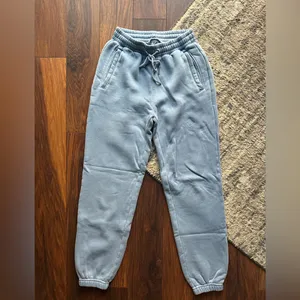 Abercrombie &Fitch Sunday Essential Sweatpants thumbnail 5