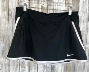 Nike Black & White Straight Tennis Skort •Large thumbnail 1