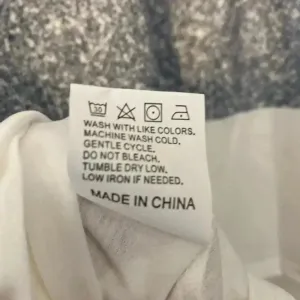 3 Color Tee w/‎ Zipper Detail Size M NWOT thumbnail 4