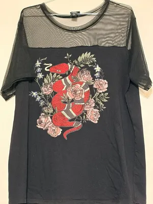 Torrid Black Red Mesh Snake Rose Pullover T-Shirt Blouse Size 1 1X thumbnail 1