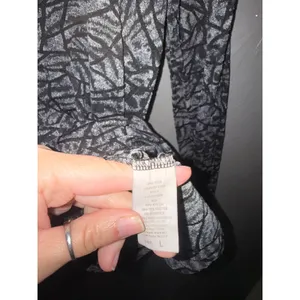 BKE Womens Long Sl Grunge Whimsigoth Web Metallic Silver‎ Black Scoop Top Large thumbnail 8
