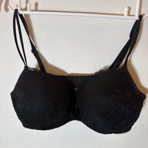 Victoria's Secret Black Lace Padded‎ Demi Bra Size 36D thumbnail 1