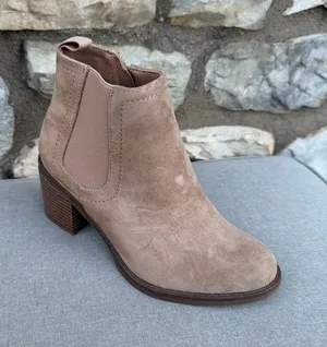 Sonoma Light Brown Suede Ankle Boots size 6.5 NWOT thumbnail 1