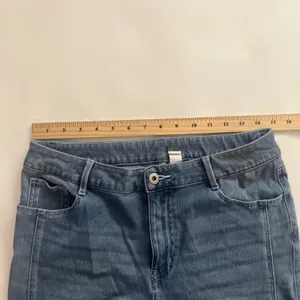 Halara Large Petite Tapered Leg Jeans Light Wash Zip Fly Stretch thumbnail 8