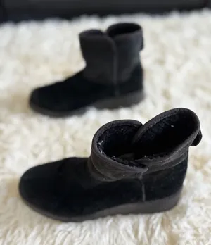 UGG Australia Black Suede Leather Ankle Boots Women's Comfy Winter Shoes‎ 7 thumbnail 1