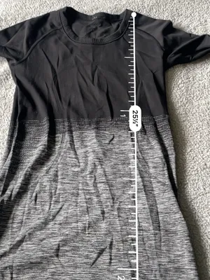 lululemon athletica Black to Gray Ombre Swiftly Long-Sleeve Performance Size 4 thumbnail 8