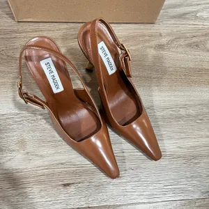 Steve Madden “Divine” Camel Leather Pointed Toe Slingback w Gold Heel - Size 6 thumbnail 2