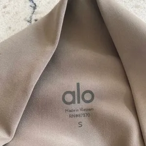 Alo Leggings thumbnail 10