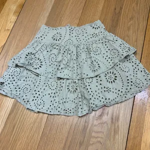 EXPRESS Eyelet Ruffle Mini Skirt Olive Green‎ Womens Size 0 Boho Flounce Tiered thumbnail 5