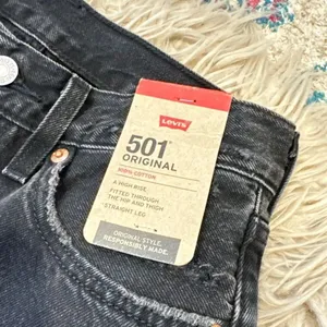 NWT Levi’s 501 black jeans size 24x30 thumbnail 3