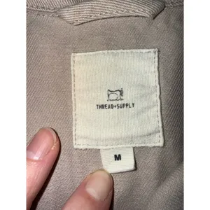 Thread Supply Button Up Shirt Womens Medium‎ Tan Long Sleeve Casual Style Spring thumbnail 3