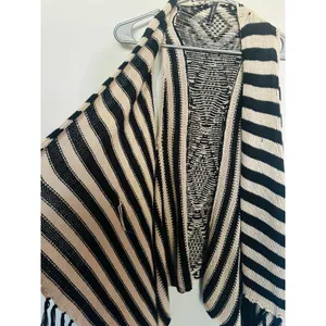 FULL TILT Black Cream Aztec Design Sleeveless Fringe Vest size Medium thumbnail 5