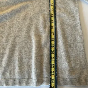 Ellen Tracy Gray Beige Cashmere Sweater thumbnail 7