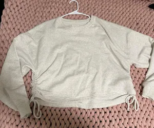 Outfitters Cropped Pullover thumbnail 1