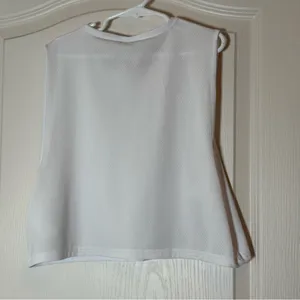 Gymshark TRAINING CROP TANK. Size Small. White. Sold out. thumbnail 2