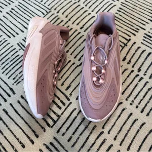 Adidas Ozelia Magic Mauve Pink Chunky Sneakers Women’s 10.5 thumbnail 2