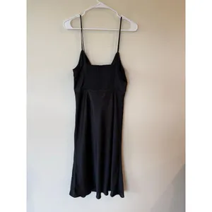 Aritzia Wilfred Bellow Cocktail Midi Dress Women's Size 12 Black bodycon thumbnail 2