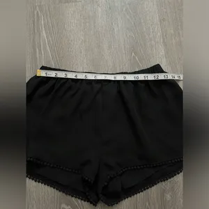 Brandy Melville Leticia Black Lace Trim Flowy Shorts One Size Elastic Waist thumbnail 6