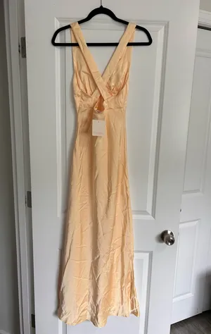 New Showpo Khalani Maxi Dress Deep V Neck Satin Slip Dress Size Small MSRP $129 thumbnail 8