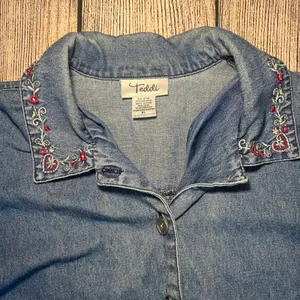 VTG 90s Teddi‎ Denim Button Up Jacket Embroidered Collar Pockets Blue Womens XL thumbnail 4