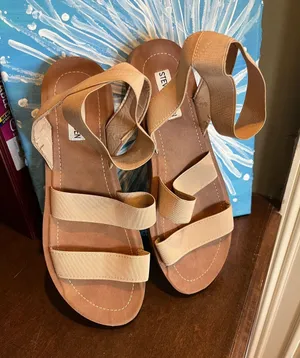 Steve Madden Comfy Tan Sandals thumbnail 1