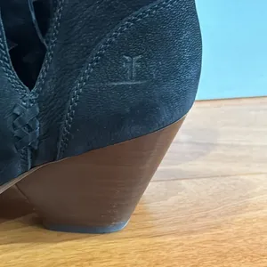 NWOT Frye Reina Cut Out Bootie in‎ black ankle small heel southwestern size 9.5 thumbnail 3