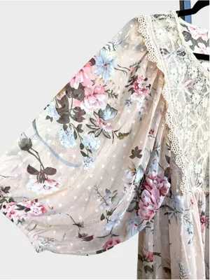POL Floral Print Lace Detail 3/4 Sleeve Sheer Top Size S thumbnail 3
