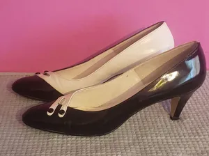 Vintage De Liso 2.5 inch Black and white Heels size 8 thumbnail 2