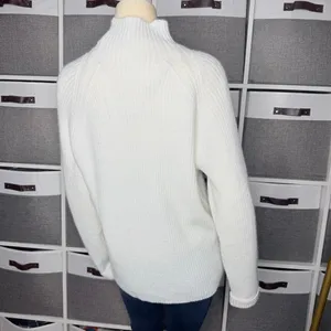 UNBRANDED Super Soft 1/4 Zip Sweater Size Medium White thumbnail 2