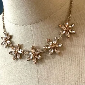Flower rhinestone necklace thumbnail 2