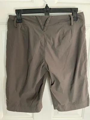 Athleta Olive Taupe Women’s Stretch Bermuda Shorts Size 4 thumbnail 7