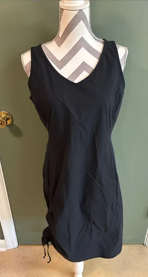 Classic Black V-Neck Sleeveless Midi Dress thumbnail 1
