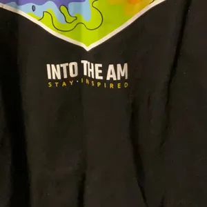 Black Graphic Tee Size M thumbnail 2