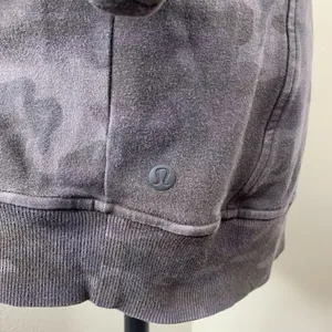 Lululemon Women's 6 Black Gray Camo Scuba Training Yoga Pullover Hoodie Sweater thumbnail 5