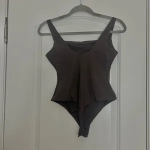 Skims fits everybody squareneck bodysuit thumbnail 4