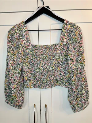 Lulu's Even Sweeter Floral Cropped Blouse with Puff Sleeves - Size Medium thumbnail 12