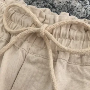 She + Sky Size M Paper Bag Waist Denim Jeans Shorts Ivory Off White Shorts thumbnail 4